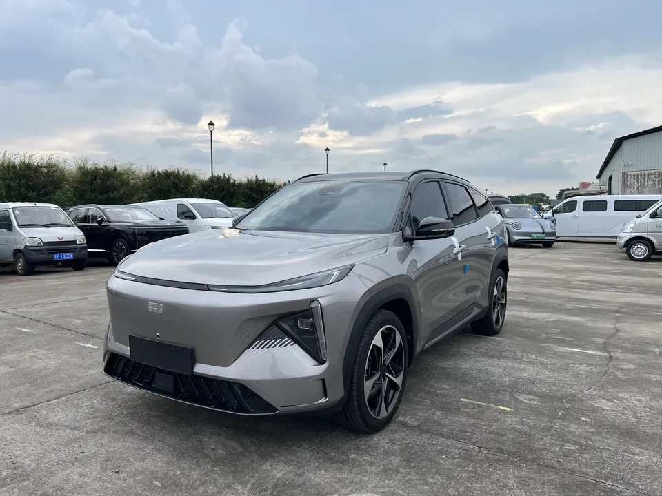 Geely Galaxy L7 Galaxy L7 2023 1.5T DHT 115km Starship 2025 — photo 1, buy with delivery to Moscow