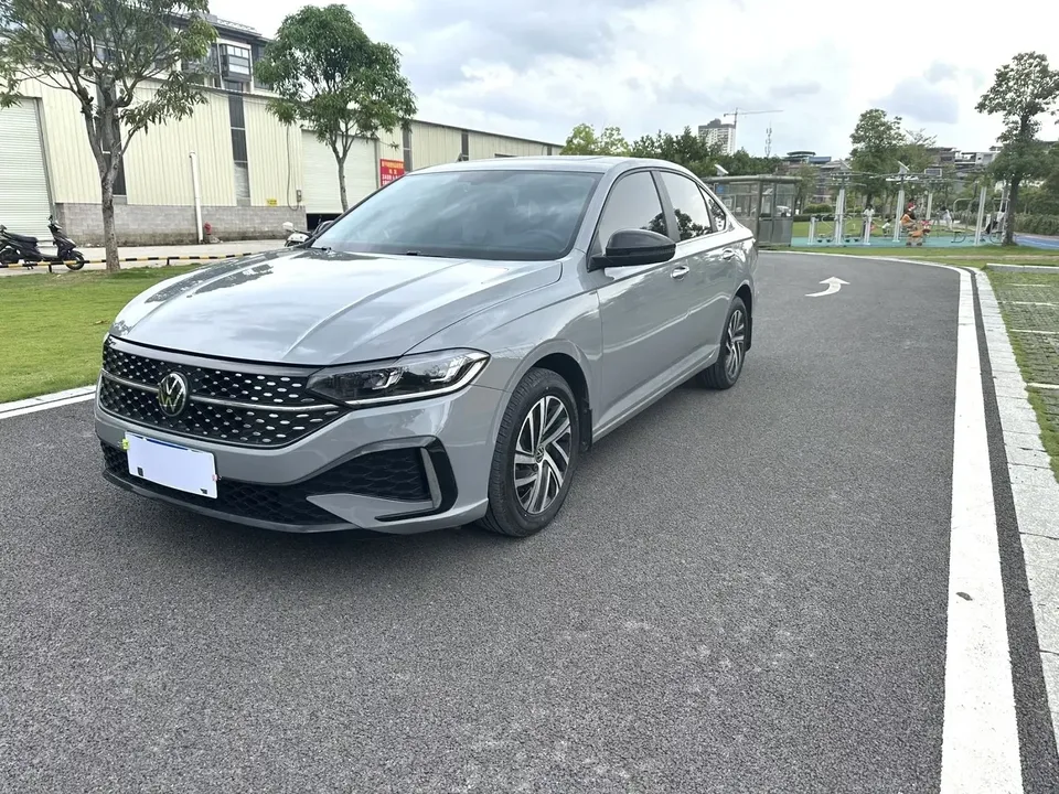 Volkswagen Lavida Lavida 2023 280TSI DSG Starry Sky Edition 2022 — photo 1, buy with delivery to Moscow