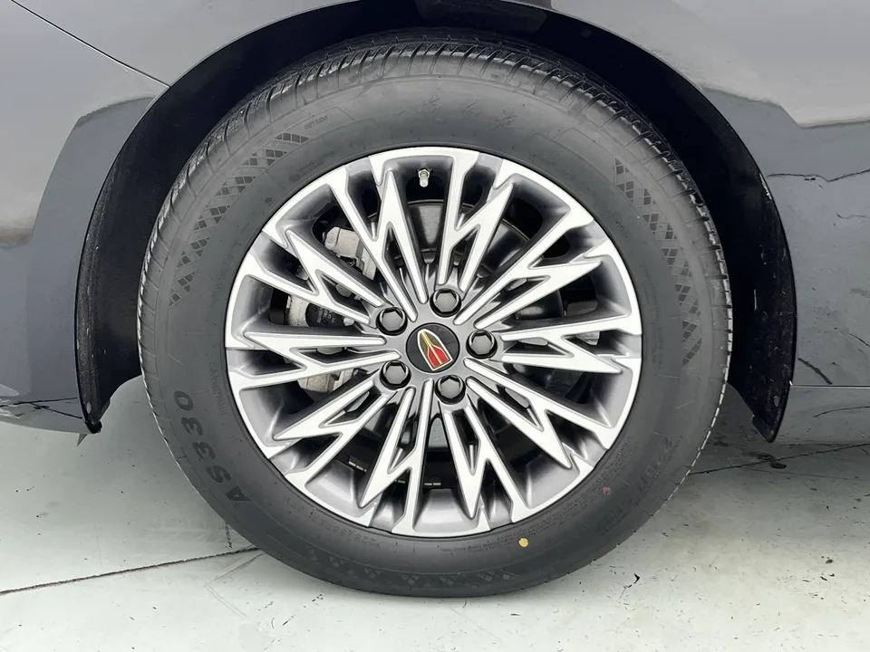 Hongqi H5 Hongqi H5 2024 1.5T DCT Zhilian Qiyun Edition 2024 — thumbnail 3