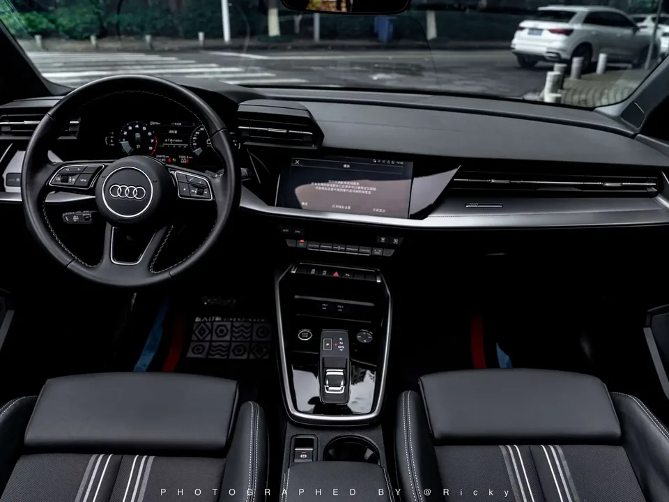 Audi A3 Audi A3 2024 Sportback 35 TFSI Stylish and sporty 2024 — thumbnail 3
