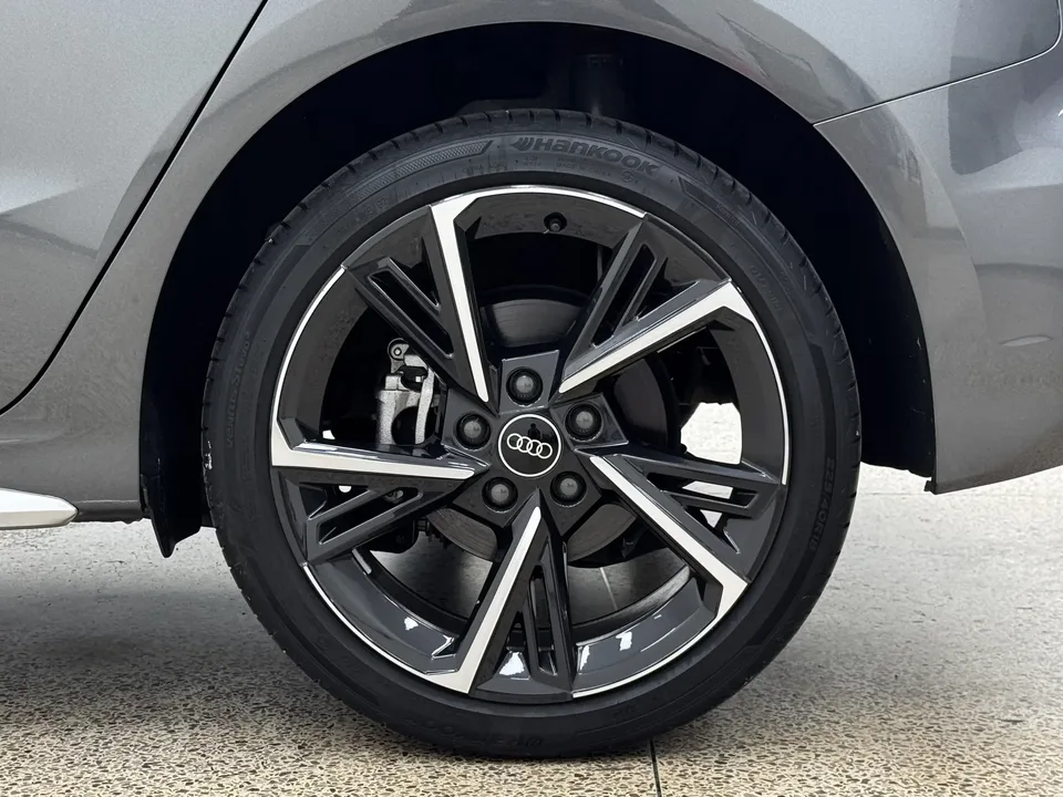 Audi A3 Audi A3 2024 Sportback 35 TFSI Stylish and sporty 2024 — thumbnail 3