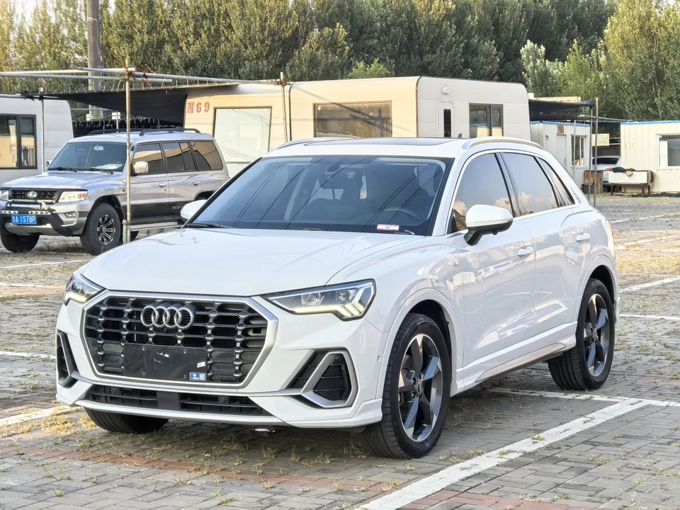 Audi Q3 Audi Q3 2022 35 TFSI Stylish Dynamic 2022 — photo 1, buy with delivery to Moscow