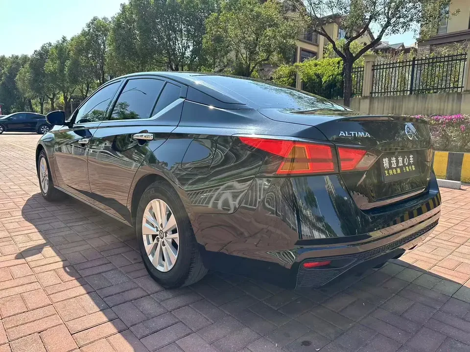 Nissan Altima Sound of nature 2021 2.0L XE Fashion Edition 2022 — thumbnail 2