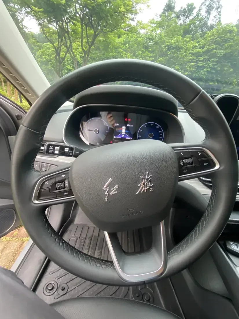 Hongqi E-QM5 Hongqi E-QM5 2024 610KM PLUS version 100kW 2024 — миниатюра 3