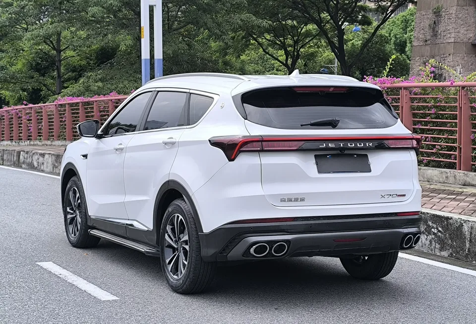 Jetour Jietu X70 PLUS Jietu X70 PLUS 2021 1.5T DCT Shan Pro 7 Seaters 2023 — thumbnail 2