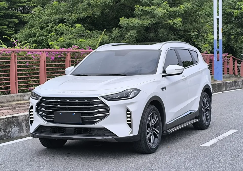 Jetour Jietu X70 PLUS Jietu X70 PLUS 2021 1.5T DCT Shan Pro 7 Seaters 2023 — photo 1, buy with delivery to Moscow