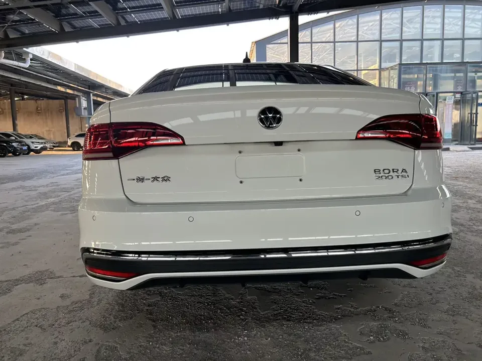 Volkswagen Bora Bora 2023 200TSI DSG Joy Travel PRO Edition 2023 — thumbnail 5