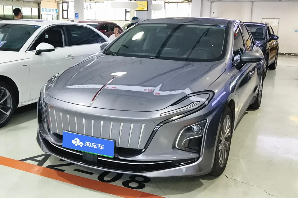Hongqi E-QM5 Hongqi E-QM5 2024 610KM PLUS version 100kW 2024 — photo 1, buy with delivery to Moscow