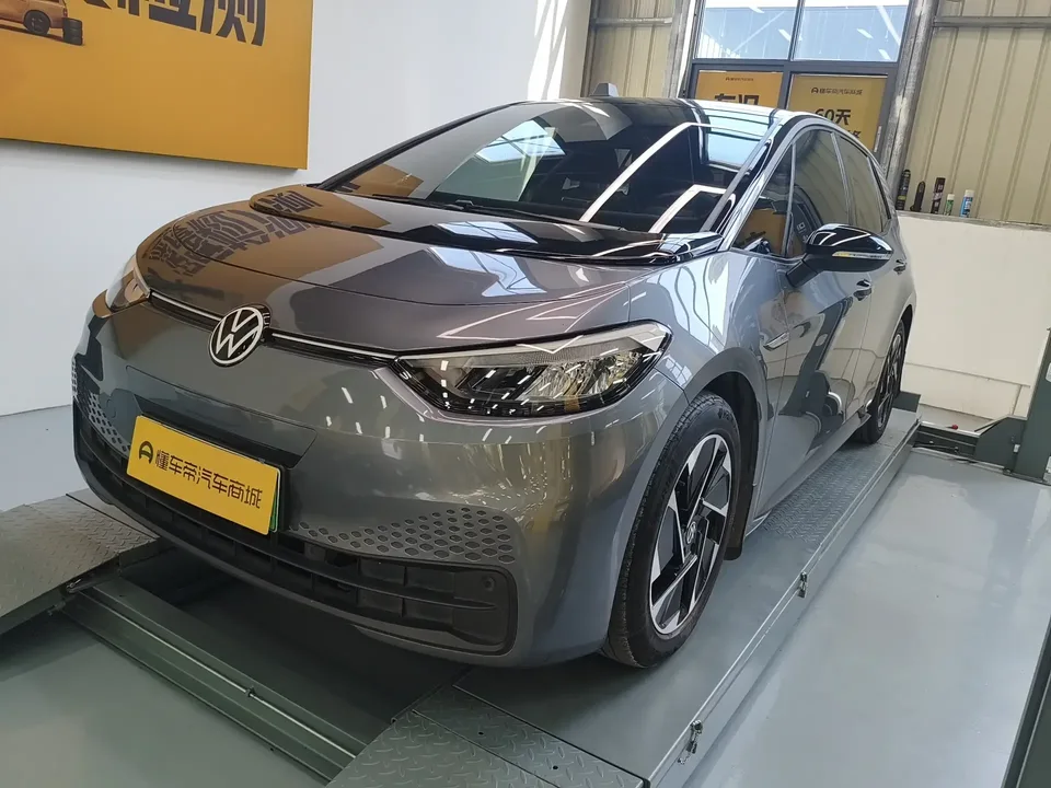Volkswagen ID.3 Volkswagen ID.3 2023 Upgraded Pure Smart Edition 2024 — photo 1, buy with delivery to Moscow