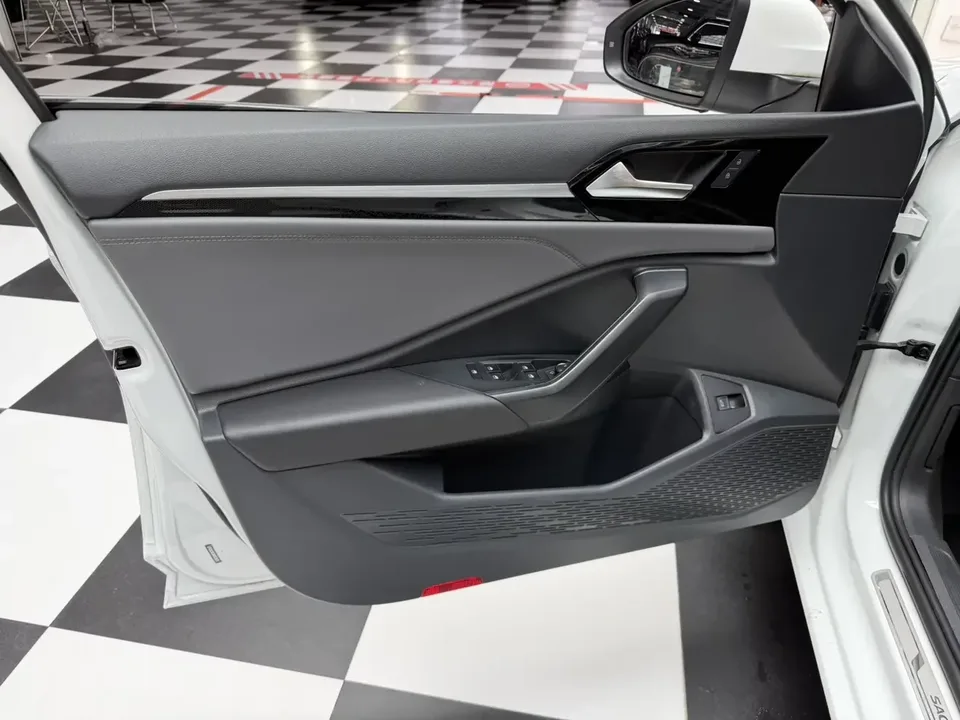Volkswagen Sagitar Sagitar 2022 280TSI DSG Excellence Edition 2022 — thumbnail 3