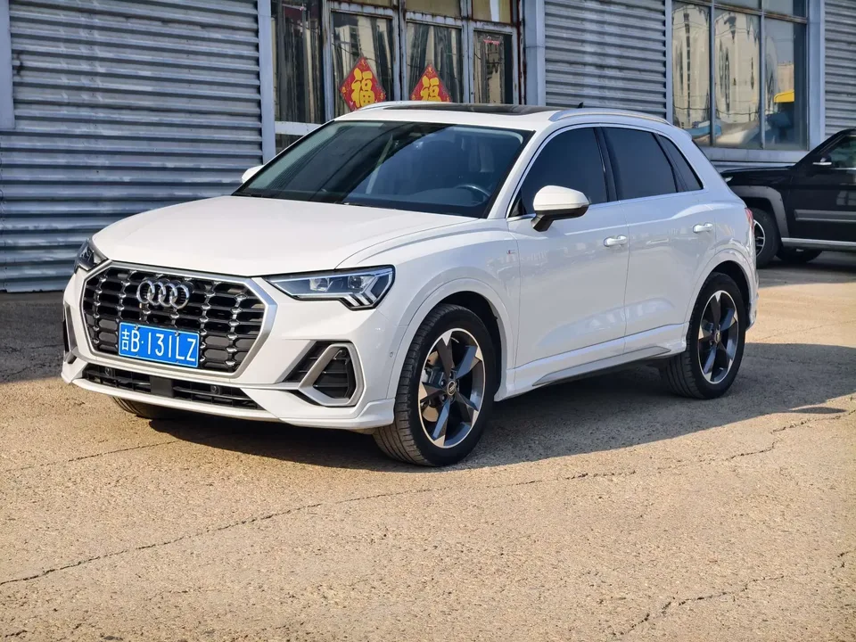 Audi Q3 Audi Q3 2021 35 TFSI Progressive Elegance 2022 — photo 1, buy with delivery to Moscow