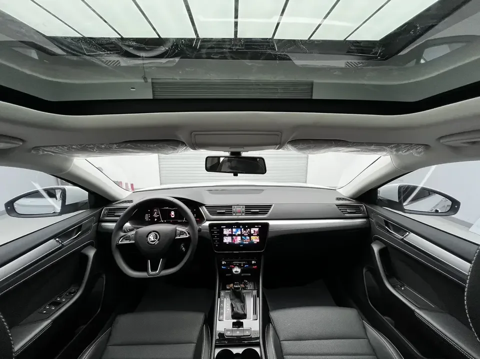 Skoda Superb Speedy 2024 TSI280 DSG Premium Edition 2024 — thumbnail 3
