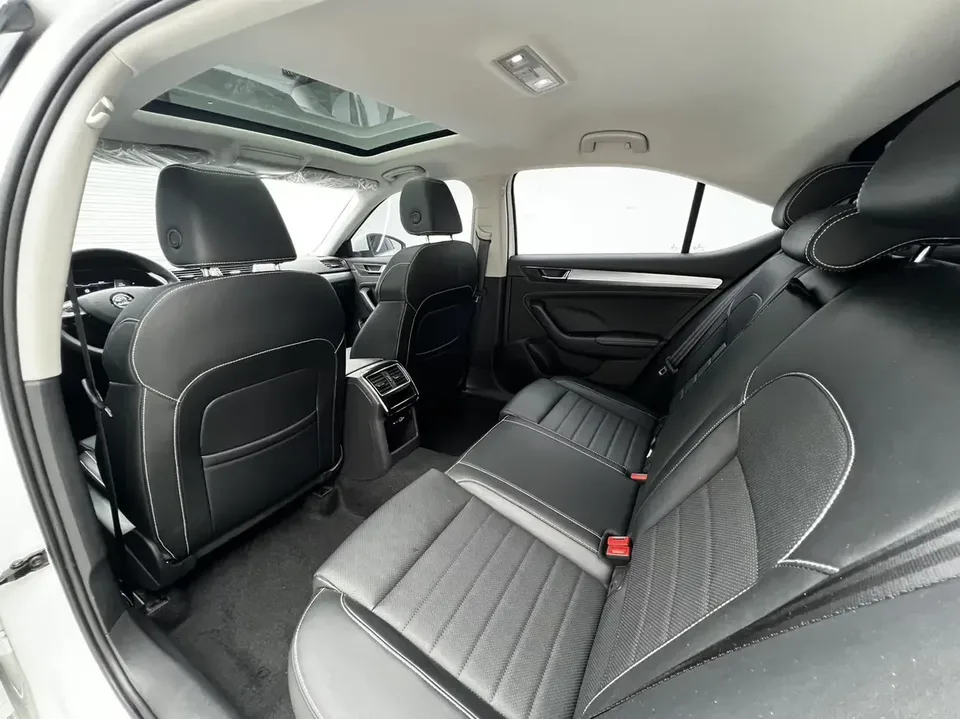 Skoda Superb Speedy 2024 TSI280 DSG Premium Edition 2024 — thumbnail 4