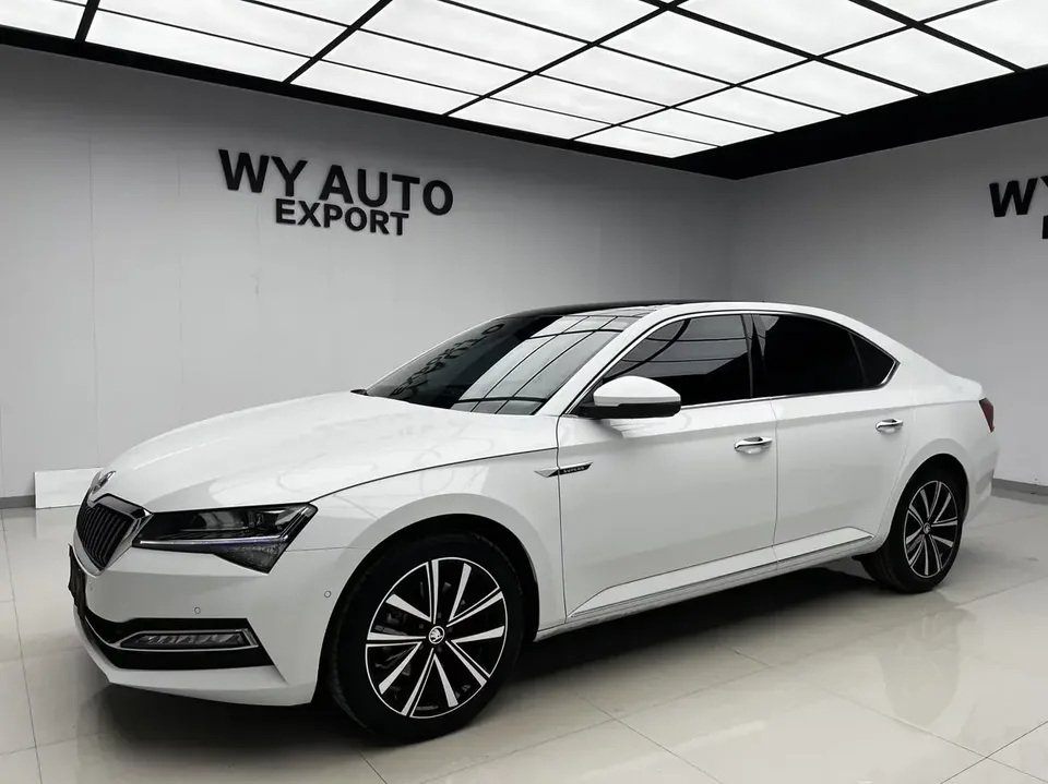 Skoda Superb Speedy 2024 TSI280 DSG Premium Edition 2024 — photo 1, buy with delivery to Moscow