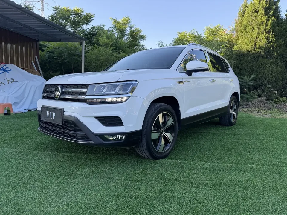 Volkswagen Tharu tuyue 2022 280TSI 2WD Comfort Edition 2022 — photo 1, buy with delivery to Moscow