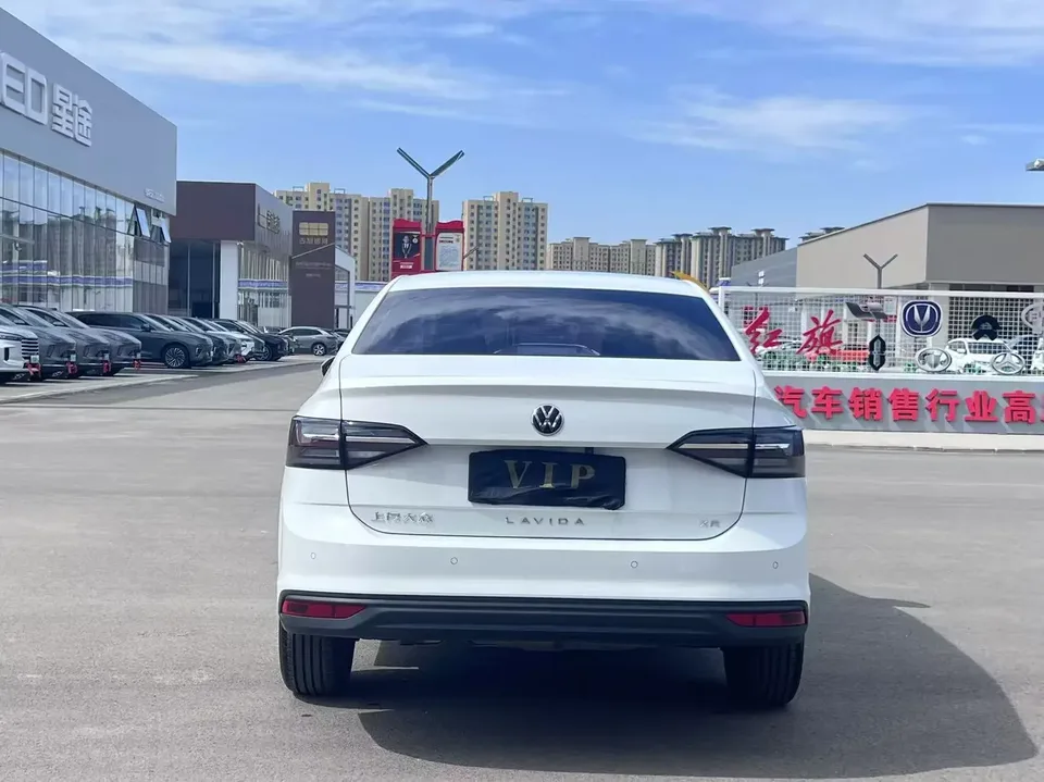 Volkswagen Lavida Lavida 2025 New 1.5L Outstanding New Elegant Edition 2025 — миниатюра 2