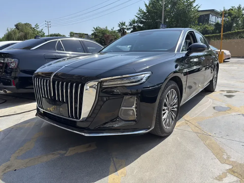 Hongqi H5 Hongqi H5 2024 1.5T DCT Zhilian Qiyue Edition 2024 — photo 1, buy with delivery to Moscow