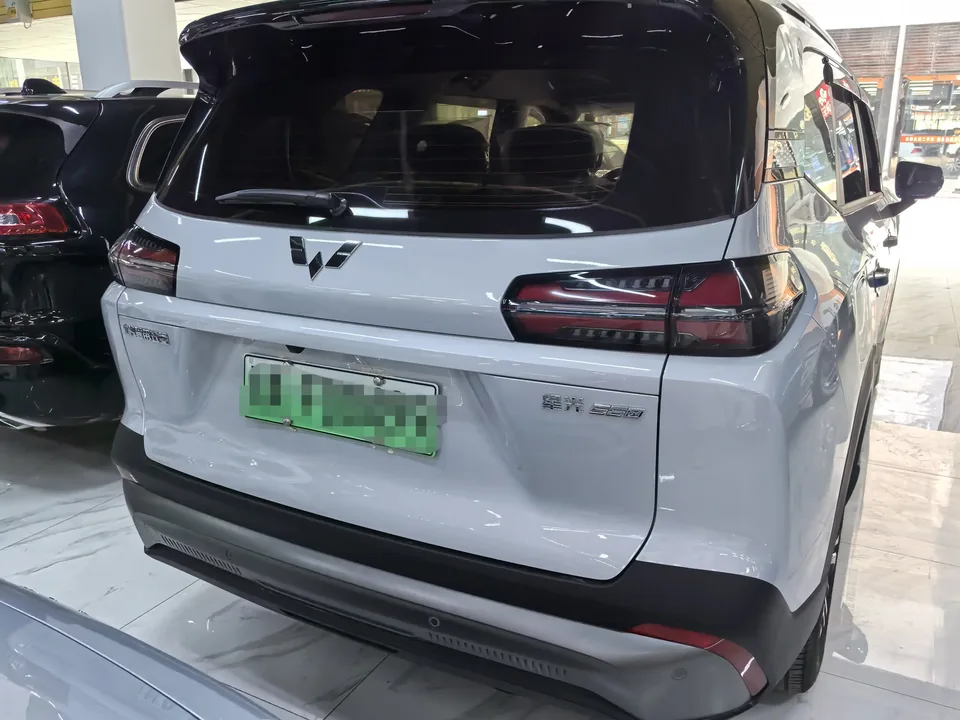 Wuling Starlight 560 PHEV Starlight 560 PHEV 2026 125km Luxury 2026 — thumbnail 2