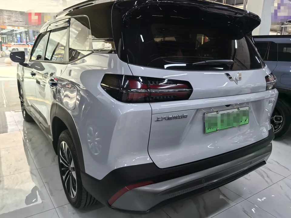 Wuling Starlight 560 PHEV Starlight 560 PHEV 2026 125km Luxury 2026 — thumbnail 4