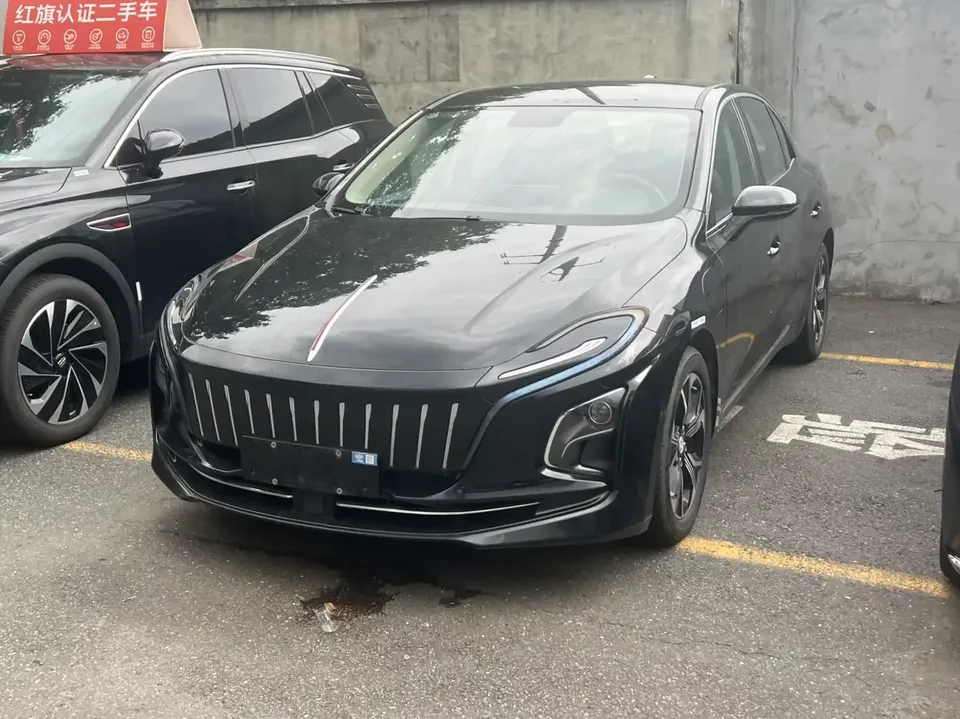 Hongqi E-QM5 Hongqi E-QM5 2023 Basic travel version 2024 — photo 1, buy with delivery to Moscow