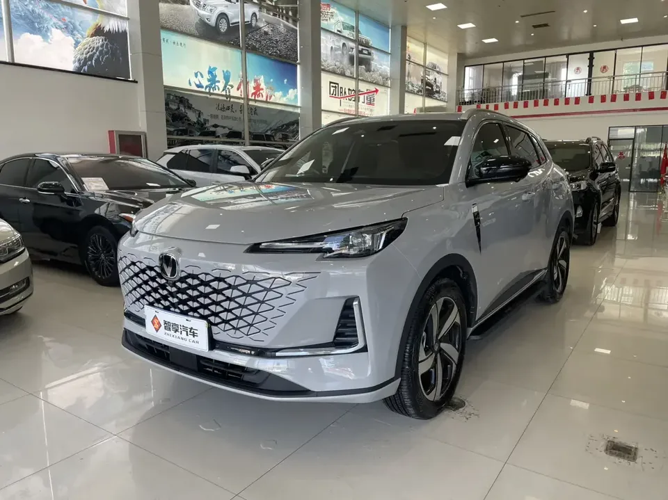 Changan CS55 Plus Changan CS55 PLUS 2024 The third generation 1.5T DCT premium model 2024 — photo 1, buy with delivery to Moscow
