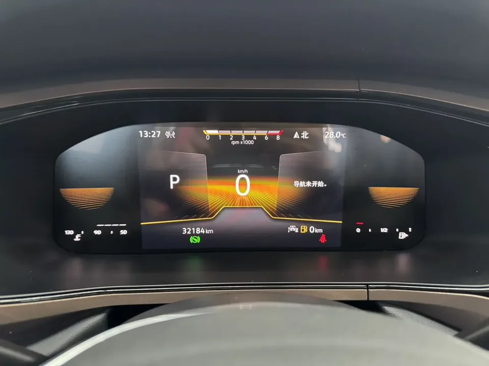 Volkswagen Tharu tuyue 2021 280TSI 2WD Deluxe Edition 2022 — thumbnail 4