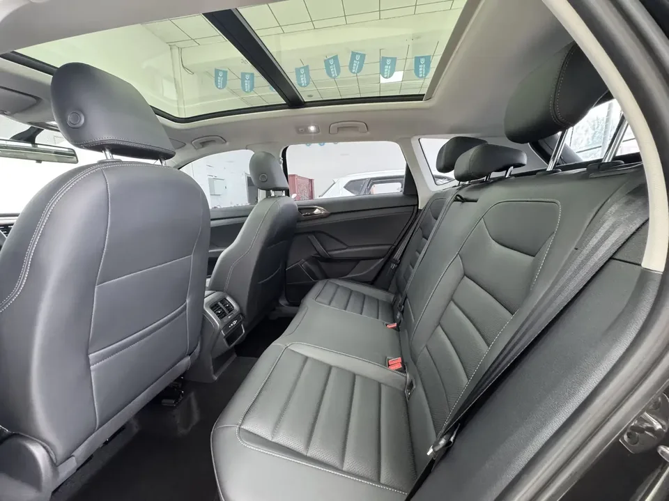 Volkswagen Tharu tuyue 2021 280TSI 2WD Deluxe Edition 2022 — thumbnail 5