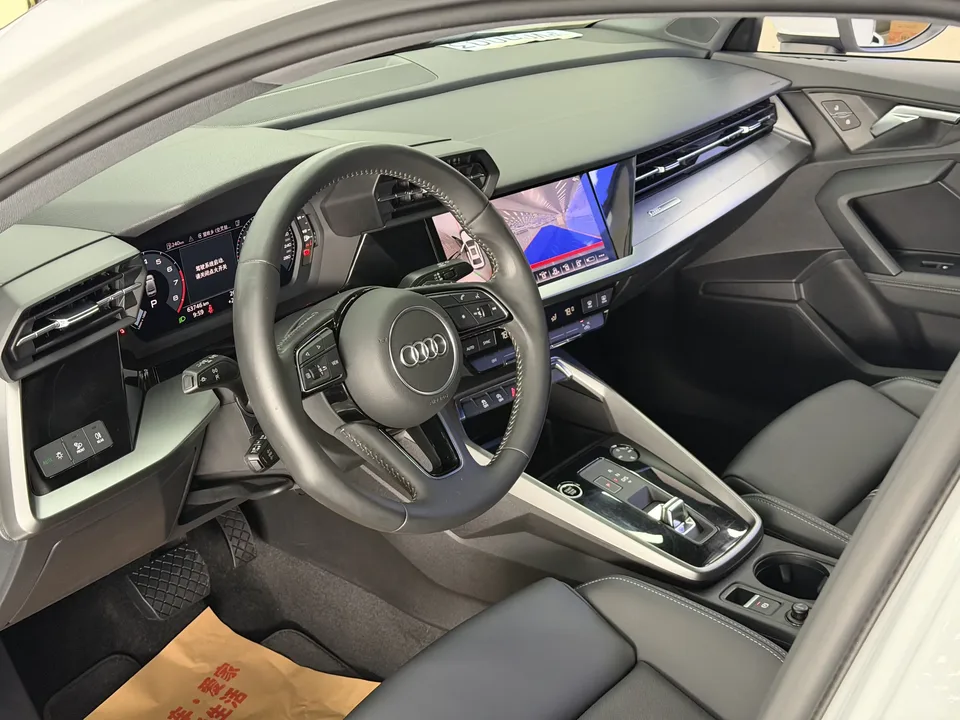 Audi A3 Audi A3 2022 Sportback 35 TFSI Stylish and sporty 2022 — thumbnail 3