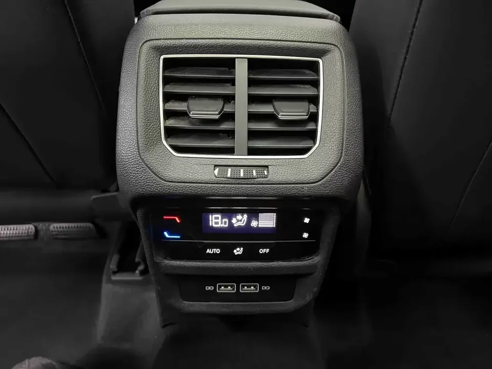 Volkswagen Tayron Tanyue 2023 280TSI 2WD Luxury Plus Advanced Edition 2023 — thumbnail 3