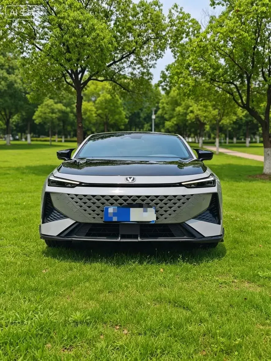 Changan UNI-V Changan UNI-V 2023 1.5T Premium 2024 — photo 1, buy with delivery to Moscow