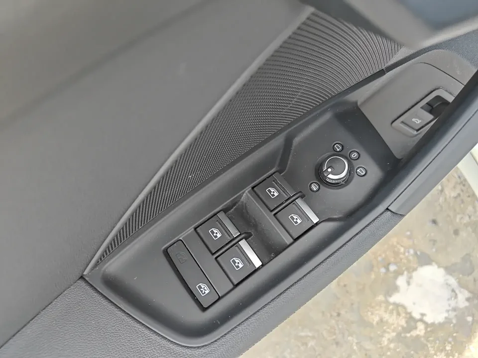 Audi A3 Audi A3 2023 Sportback 35 TFSI Stylish and sporty 2023 — thumbnail 5