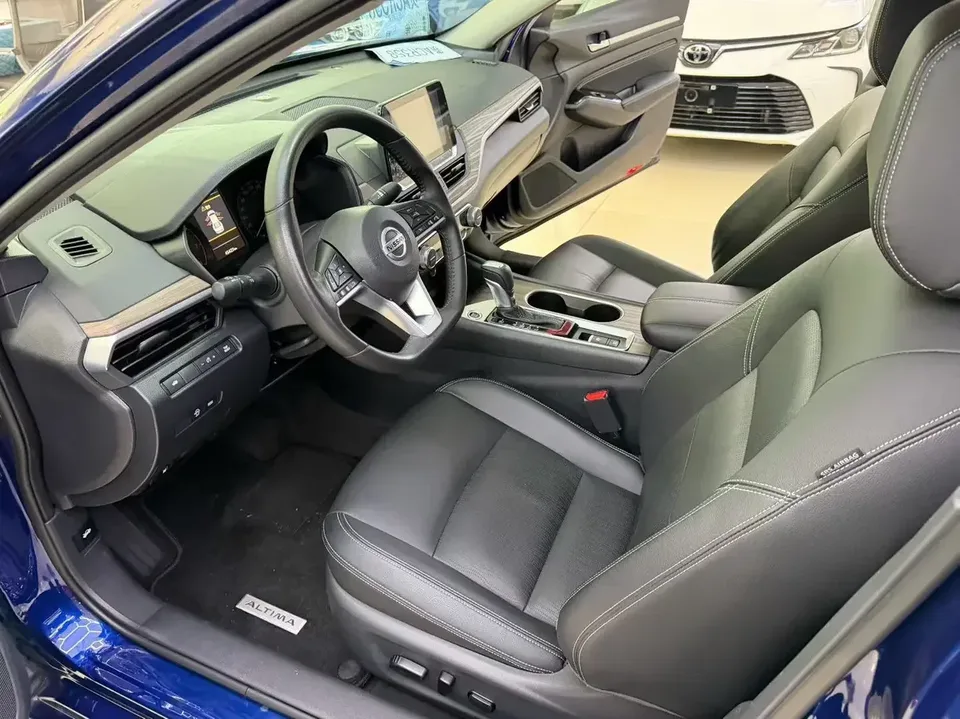 Nissan Altima Sound of nature 2022 2.0L XL-Upr Premium Edition 2022 — thumbnail 5