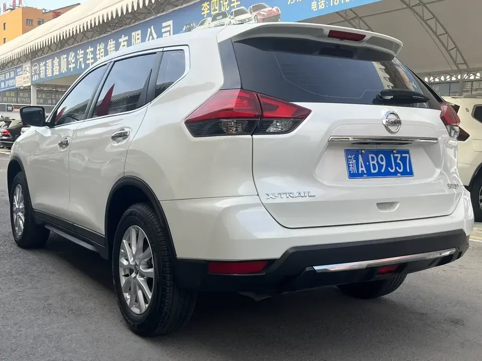 Nissan X-Trail Qijun 2022 2.0L 2WD Smart Link Premium Edition 2024 — thumbnail 4