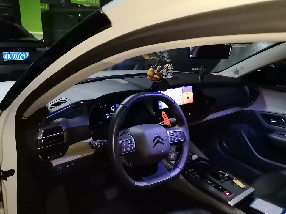 Citroen Versailles C5 X Versailles C5 X 2021 1.6T Enjoy Extraordinariness 2022 — миниатюра 2