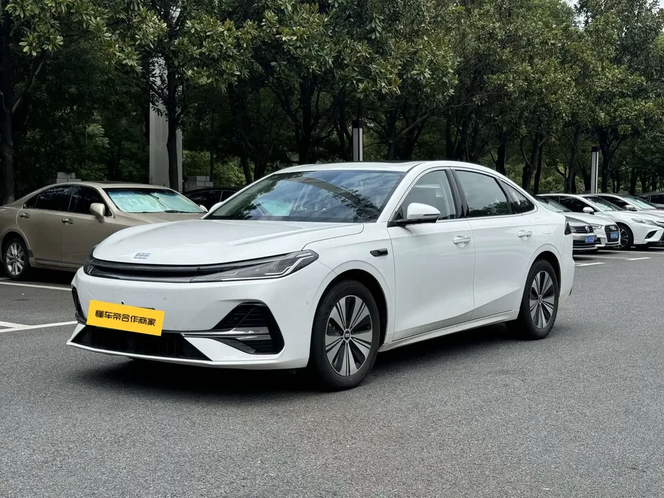 Geely Galaxy A7 EM Galaxy A7 EM 2025 150km Premium Edition 2025 — photo 1, buy with delivery to Moscow