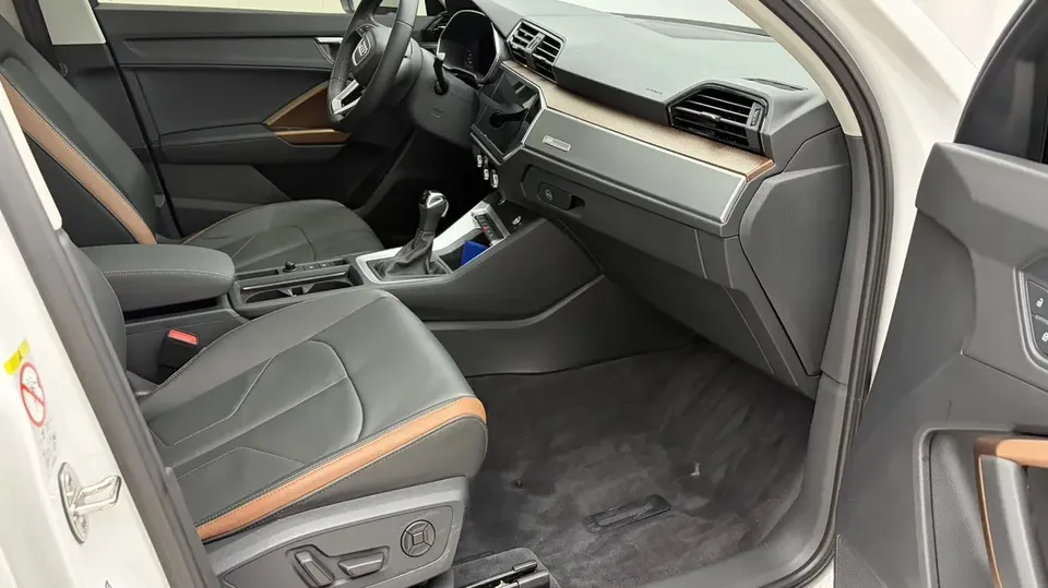 Audi Q3 Audi Q3 2023 35 TFSI Stylish and Elegant 2023 — thumbnail 3