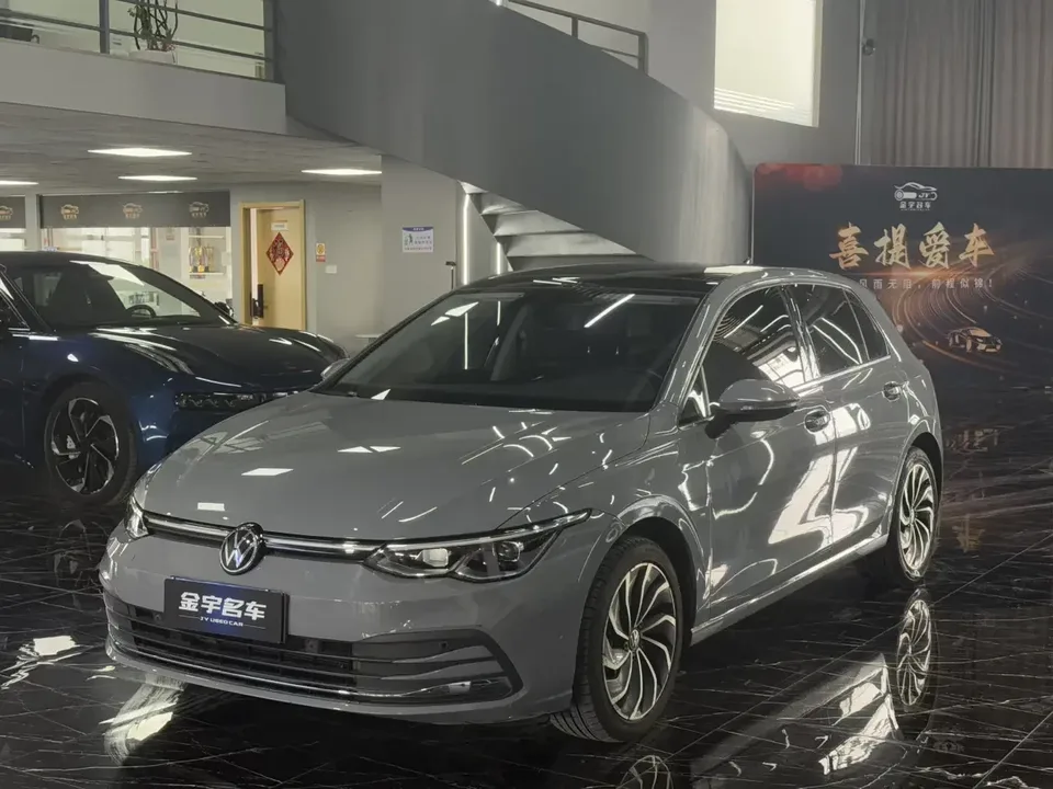 Volkswagen Golf golf 2023 280TSI DSG Pro 2023 — photo 1, buy with delivery to Moscow