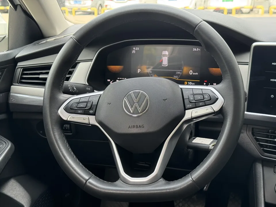 Volkswagen Bora Bora 2023 200TSI DSG Joy Travel PRO Edition 2024 — thumbnail 4