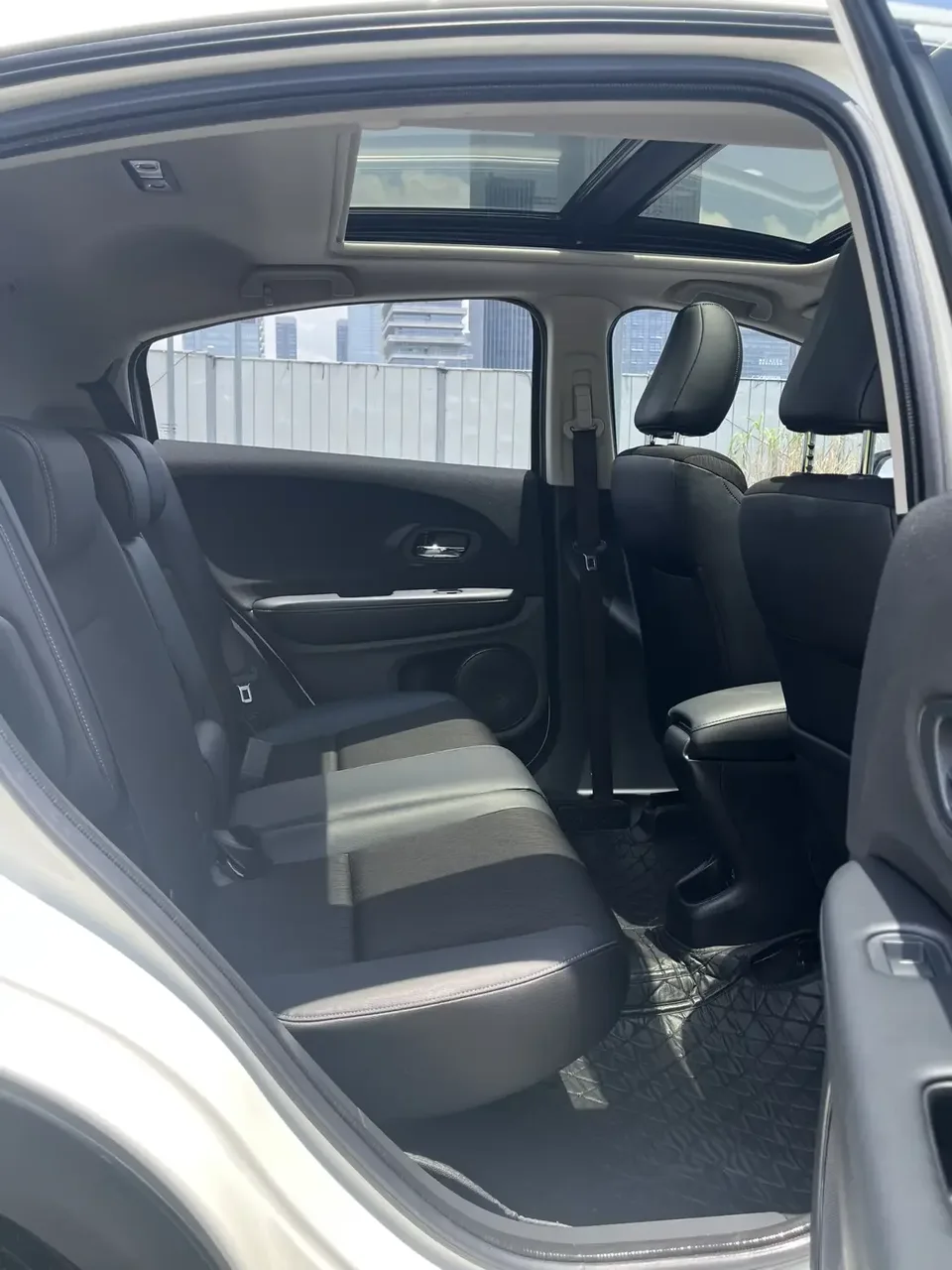 Honda VEZEL Binzhi 2020 1.5L CVT Pioneer Edition 2022 — thumbnail 4