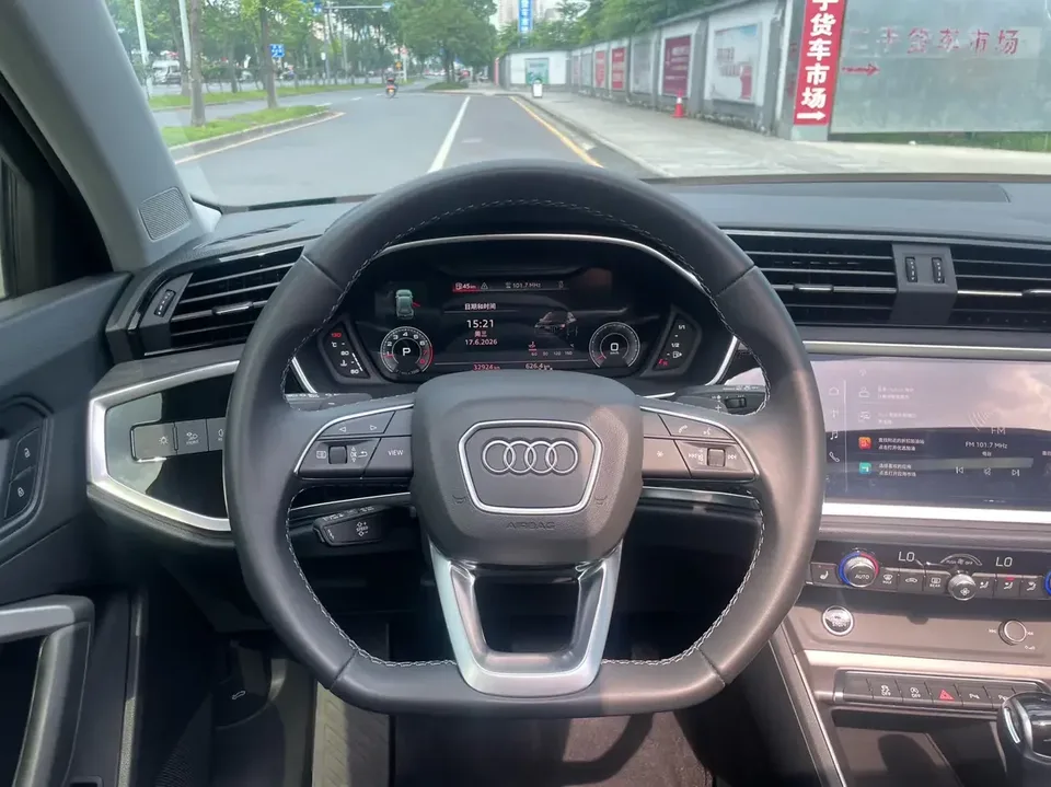Audi Q3 Audi Q3 2023 35 TFSI Stylish Dynamic 2023 — thumbnail 4
