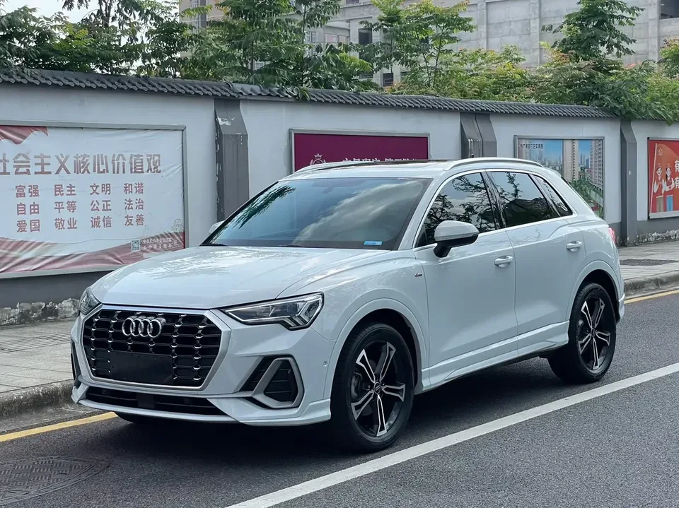 Audi Q3 Audi Q3 2023 35 TFSI Stylish Dynamic 2023 — photo 1, buy with delivery to Moscow
