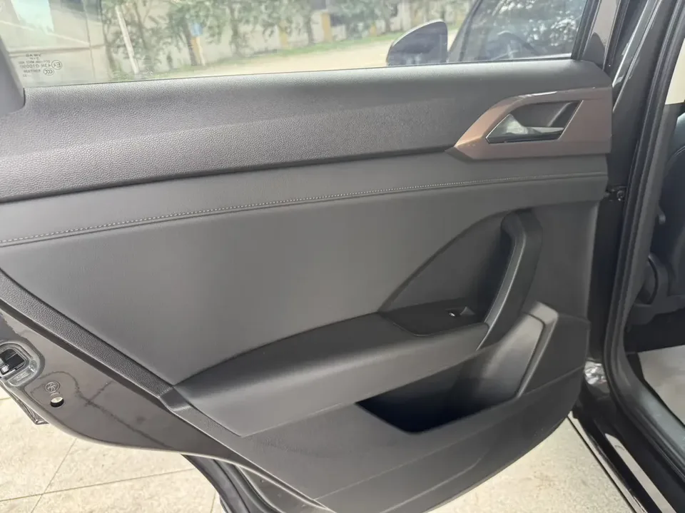 Volkswagen Tharu tuyue 2022 280TSI 2WD Deluxe Edition 2022 — thumbnail 3