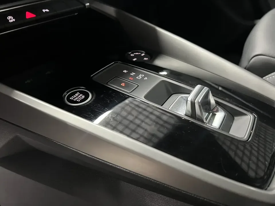 Audi A3 Audi A3 2023 A3L Limousine 35 TFSI facelift: stylish and sporty 2023 — thumbnail 4
