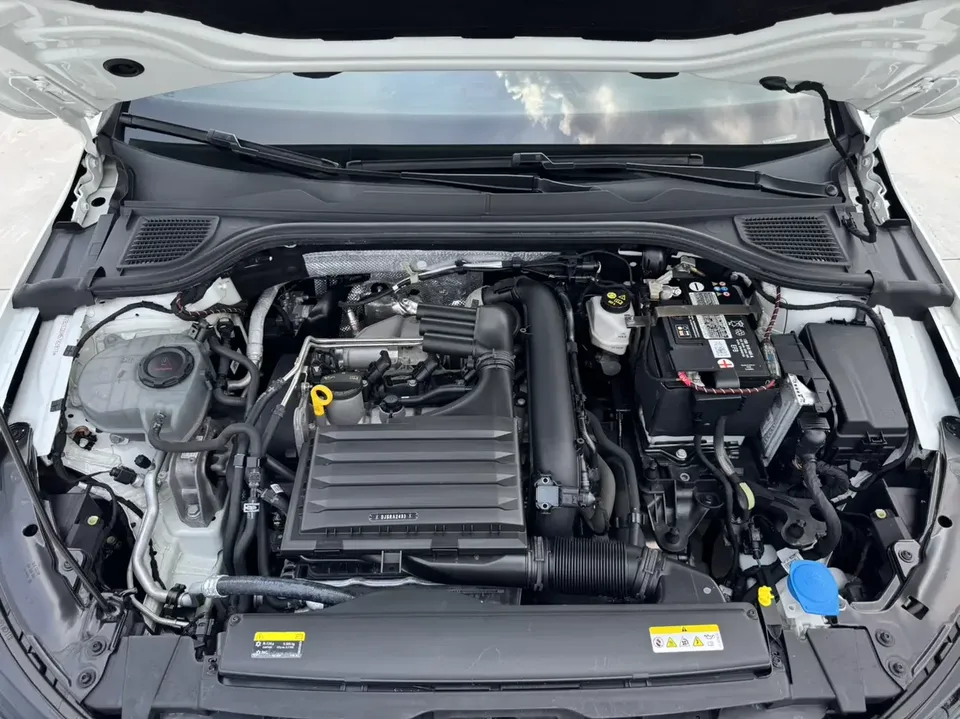 Volkswagen Golf golf 2021 280TSI DSG R-Line 2022 — thumbnail 3