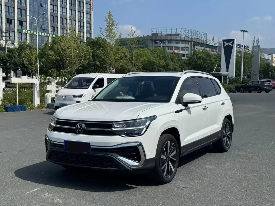 Volkswagen Tharu tuyue 2023 300TSI 2WD Bright Moon Edition 2023 — фото 1, купить с доставкой в Москву