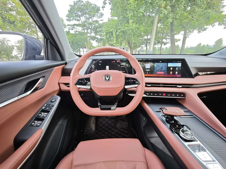 Changan CS75PLUS Changan CS75 PLUS 2023 The third generation 1.5T automatic premium model 2023 — thumbnail 4