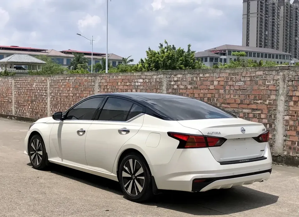Nissan Altima Sound of nature 2021 2.0L XL Comfort Edition 2022 — thumbnail 4