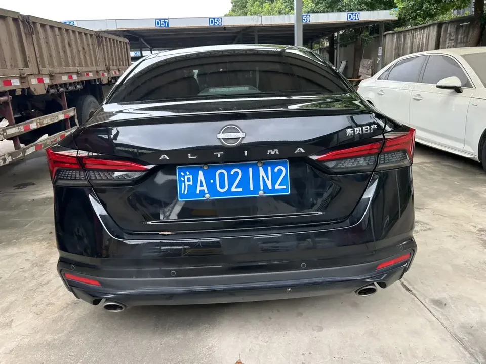 Nissan Altima Sound of nature 2024 2.0L SV Black Gold Edition 2024 — thumbnail 2