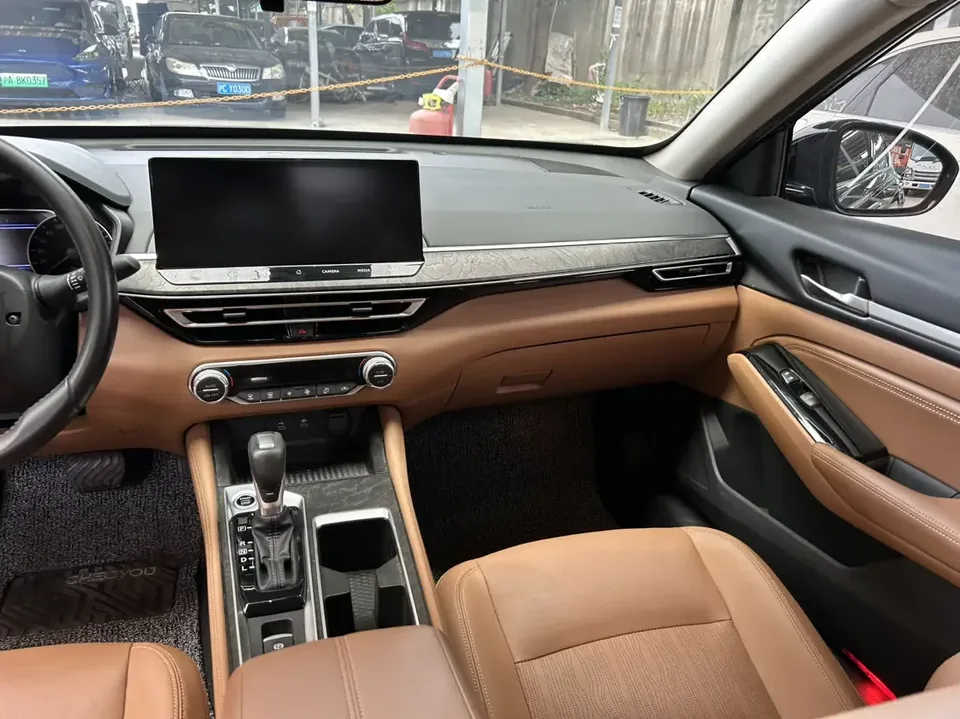 Nissan Altima Sound of nature 2024 2.0L SV Black Gold Edition 2024 — thumbnail 4