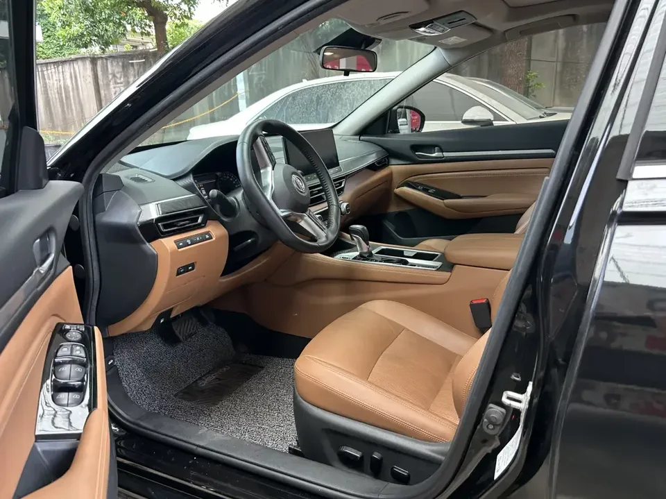 Nissan Altima Sound of nature 2024 2.0L SV Black Gold Edition 2024 — thumbnail 5